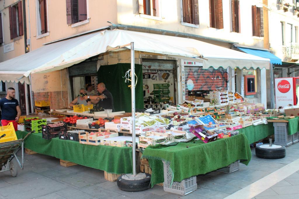 Appartamento Calle Dei Preti Venedig Exterior foto